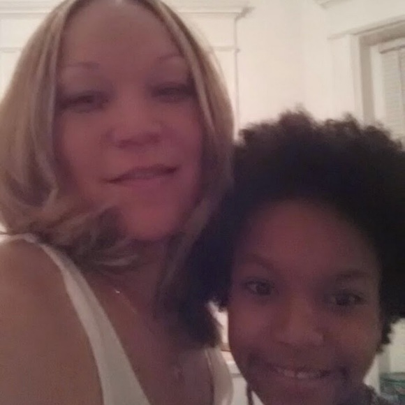 Meet your Posher, Daira - Picture 1 of 1